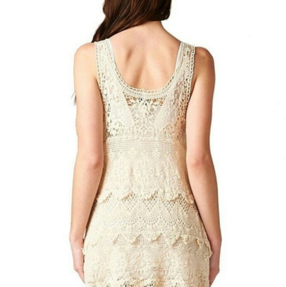 Textured Layered Sleeveless Scallop Crochet Lace D - Picture 4 of 4